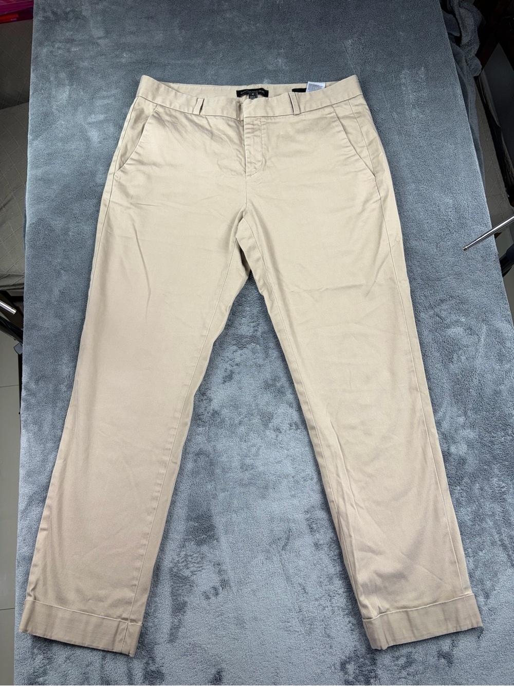 Banana Republic Avery Light Tan Chino Pants size 4
